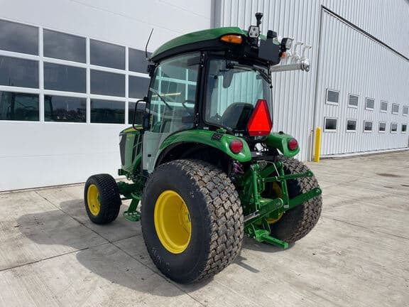 Image of John Deere 4066R equipment image 2