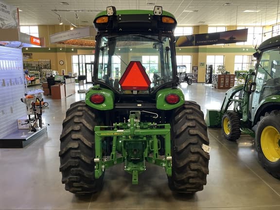 Image of John Deere 4066R equipment image 3