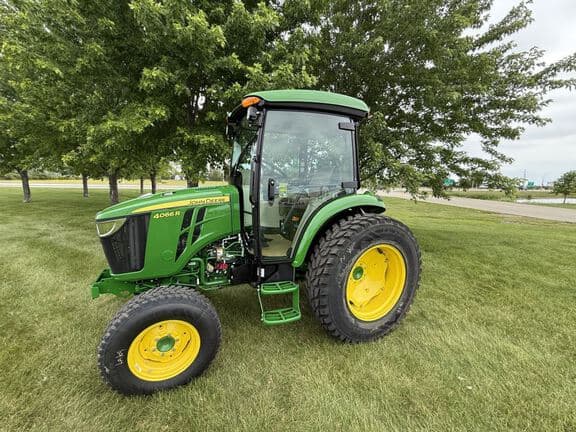 Image of John Deere 4066R equipment image 1