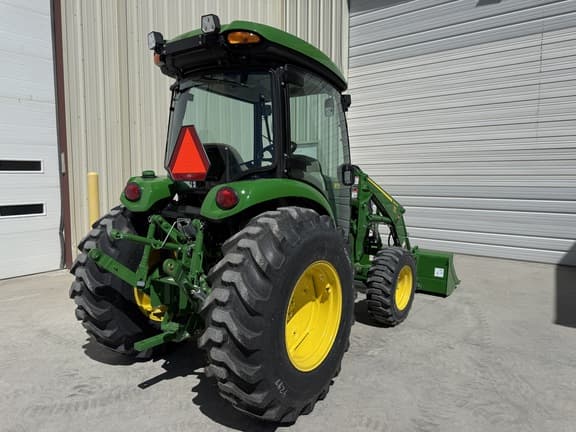 Image of John Deere 4066R equipment image 3