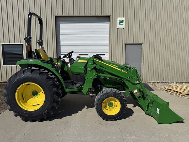 Image of John Deere 4066R equipment image 1