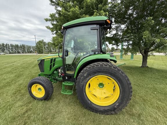 Image of John Deere 4066R equipment image 2