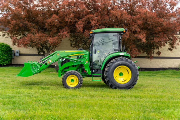 Image of John Deere 4066R equipment image 2