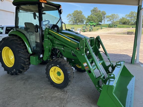2026 John Deere 4066R Equipment Image0