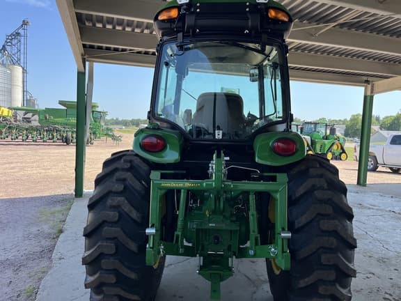 Image of John Deere 4066R equipment image 2