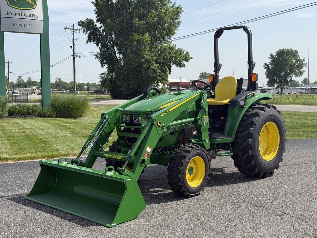 2026 John Deere 4066R Equipment Image0