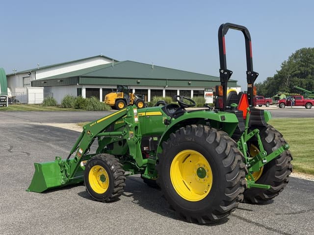 Image of John Deere 4066R equipment image 1
