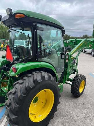 Image of John Deere 4066R equipment image 4