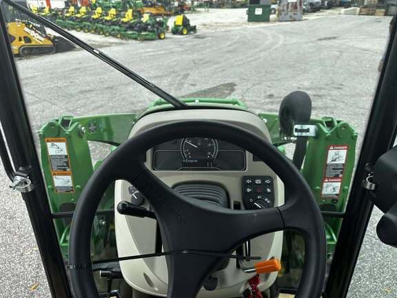 Image of John Deere 4066R equipment image 3