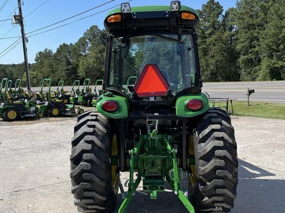 Image of John Deere 4066R equipment image 4