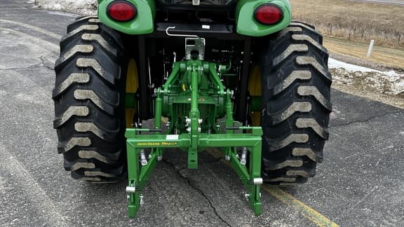 Image of John Deere 4075R equipment image 4