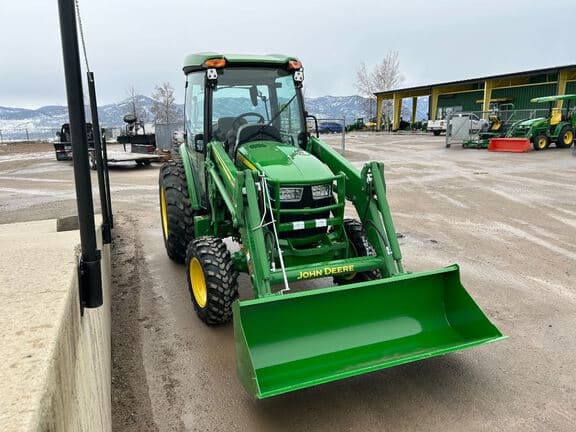 Image of John Deere 4075R equipment image 4