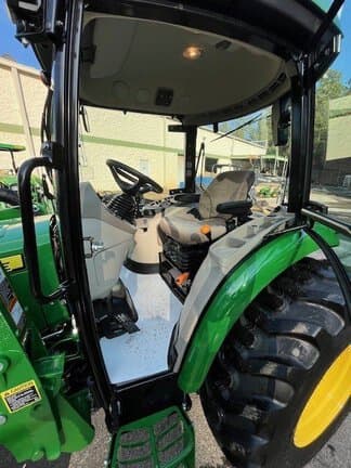 Image of John Deere 4075R equipment image 1