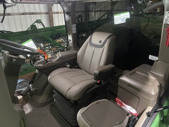 Image of John Deere 410R equipment image 3