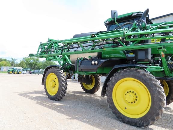 Image of John Deere 412R equipment image 3