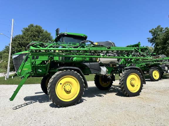 Image of John Deere 412R equipment image 1