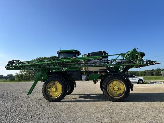 Image of John Deere 412R equipment image 3