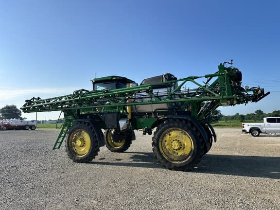 Image of John Deere 412R equipment image 4