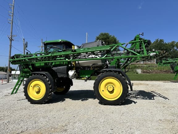 Image of John Deere 412R equipment image 3