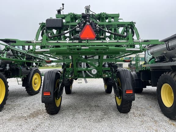 Image of John Deere 412R equipment image 4