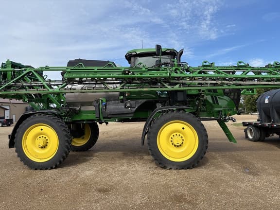 Image of John Deere 412R equipment image 4