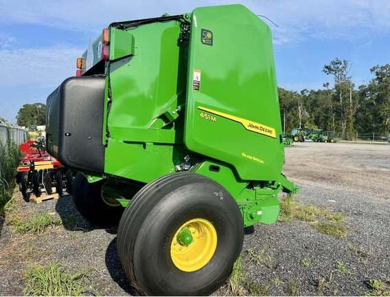 Image of John Deere 451M equipment image 1