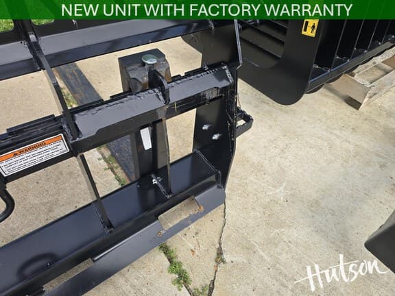 Image of John Deere Pallet Forks equipment image 4