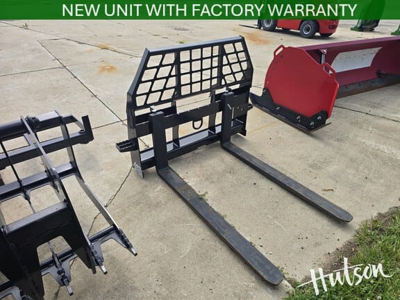 2026 John Deere Pallet Forks Equipment Image0