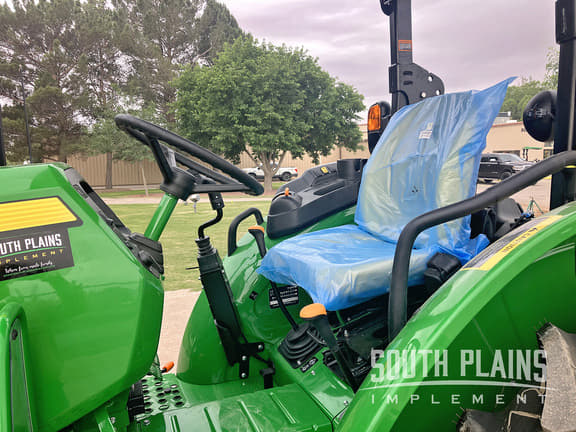 Image of John Deere 5050E equipment image 4