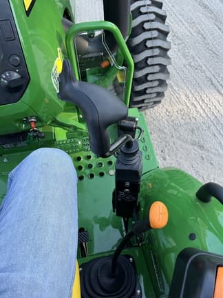 Image of John Deere 5050E equipment image 4