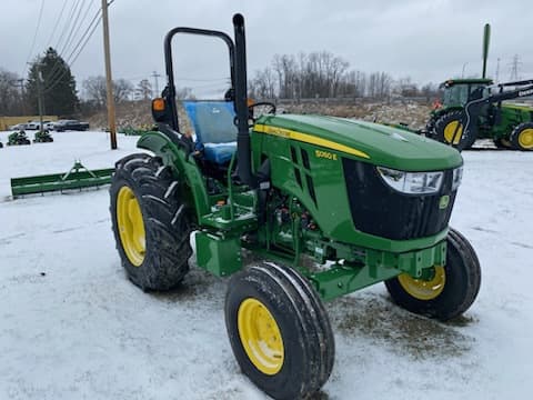 Image of John Deere 5050E equipment image 4