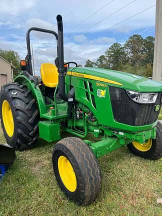Image of John Deere 5050E equipment image 3