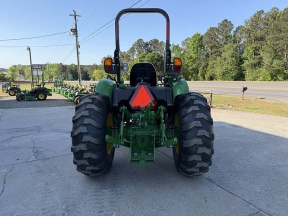 Image of John Deere 5050E equipment image 4