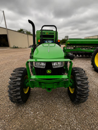 Image of John Deere 5060E equipment image 2