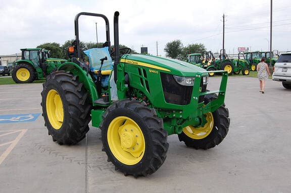 Image of John Deere 5060E equipment image 2