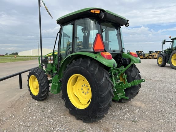 Image of John Deere 5060E equipment image 2