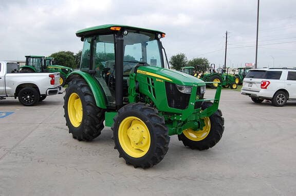 Image of John Deere 5060E equipment image 2