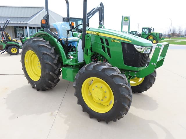 Image of John Deere 5060E equipment image 1