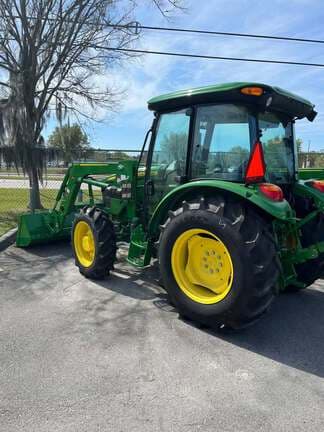 Image of John Deere 5060E equipment image 3