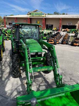 Image of John Deere 5060E equipment image 4