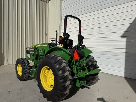 Image of John Deere 5067E equipment image 2