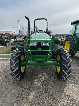 Image of John Deere 5067E equipment image 3