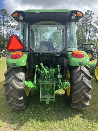 Image of John Deere 5067E equipment image 4