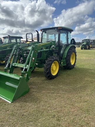 Image of John Deere 5067E equipment image 2