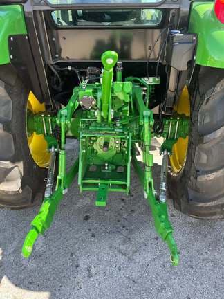 Image of John Deere 5075E equipment image 4