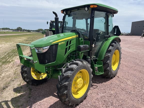 Image of John Deere 5075E Primary image