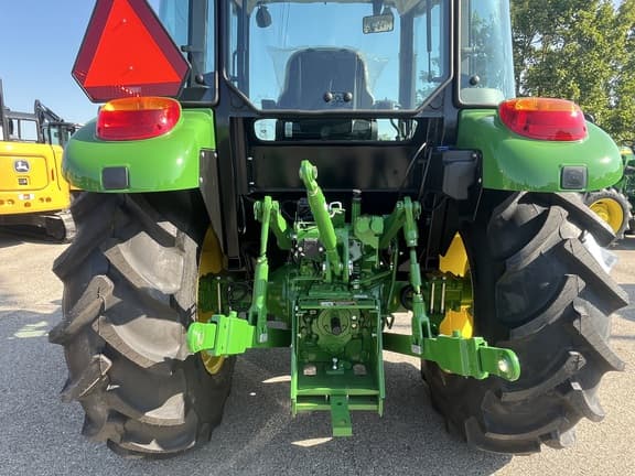 Image of John Deere 5075E equipment image 3