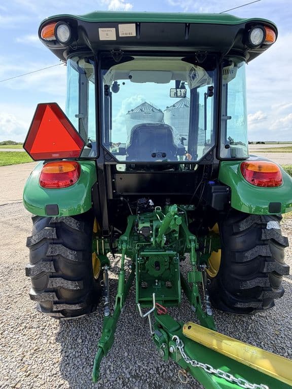 Image of John Deere 5075E equipment image 4