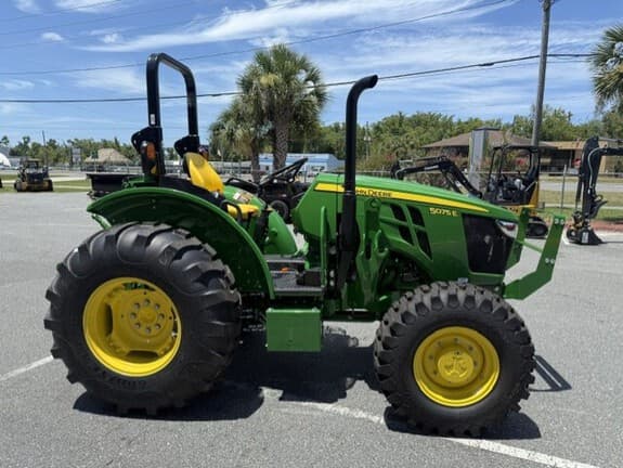Image of John Deere 5075E equipment image 3