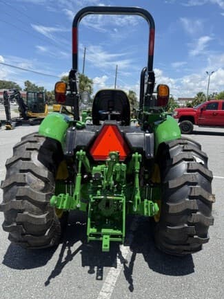 Image of John Deere 5075E equipment image 4